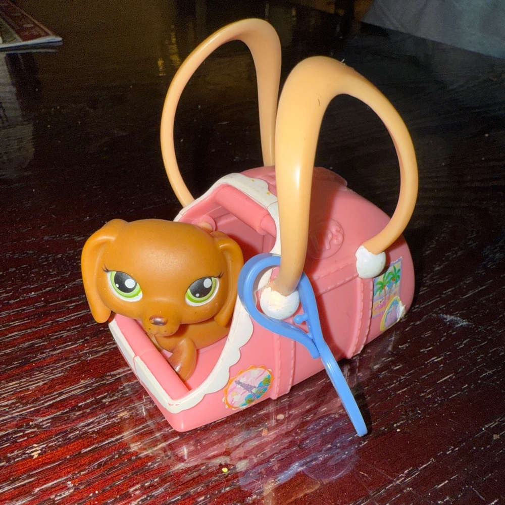 LPS #139 Brown Dachshund with Pink Carrier